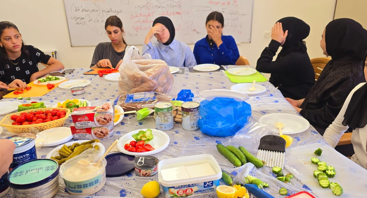 صحتي في صحن غذائي – ورشات غنية بالفائدة ينظمها قسم الشبيبة المركز الجماهيري أم الفحم 