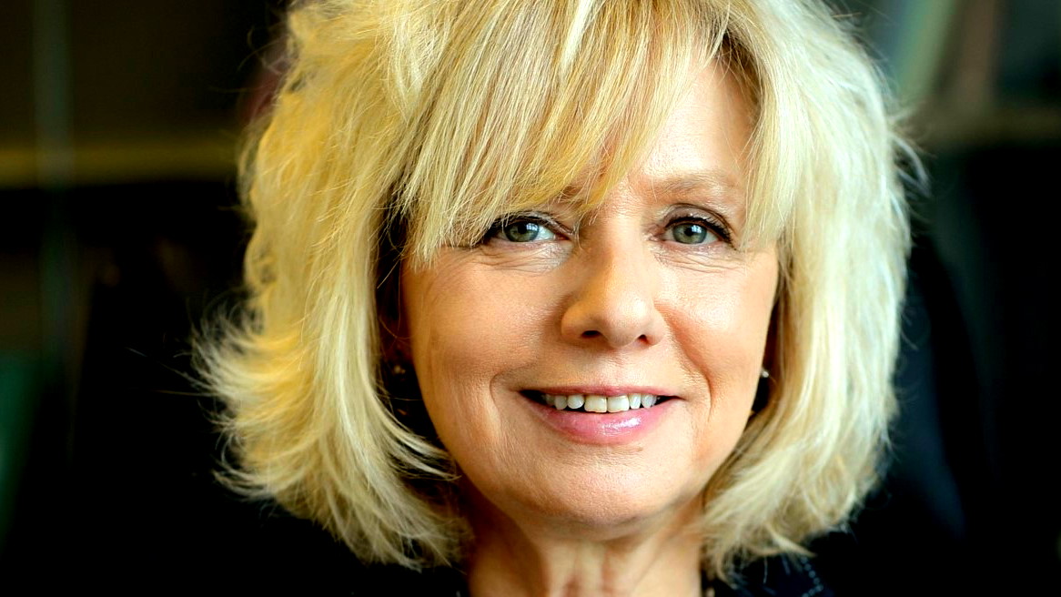 المحكمة العليا تصدر قرارًا مؤقتًا يوقف عزل المستشارة القانونية