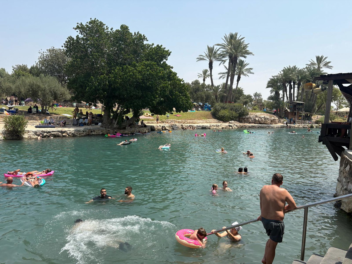  50 درجة مئوية في غور الأردن و49 في بحيرة طبريا  و40 درجة مئوية في القدس , موجة الحر ستبلغ ذروتها يوم الأربعاء 