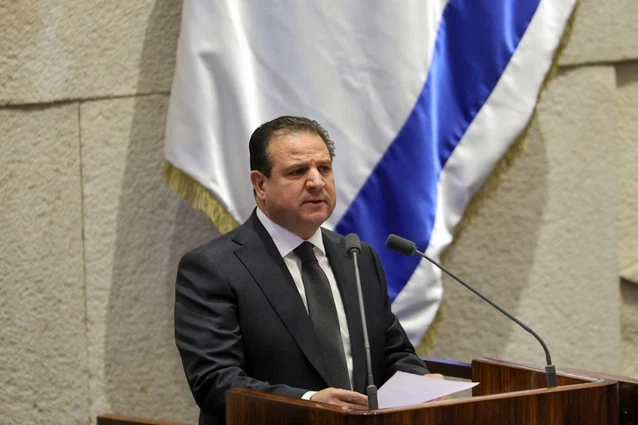 عدالة يطالب بإعادة فتح تحقيق شامل وتقديم المعتدين والمحرضين على النائب أيمن عودة في &quot;نس تسيونا&quot; للعدالة 