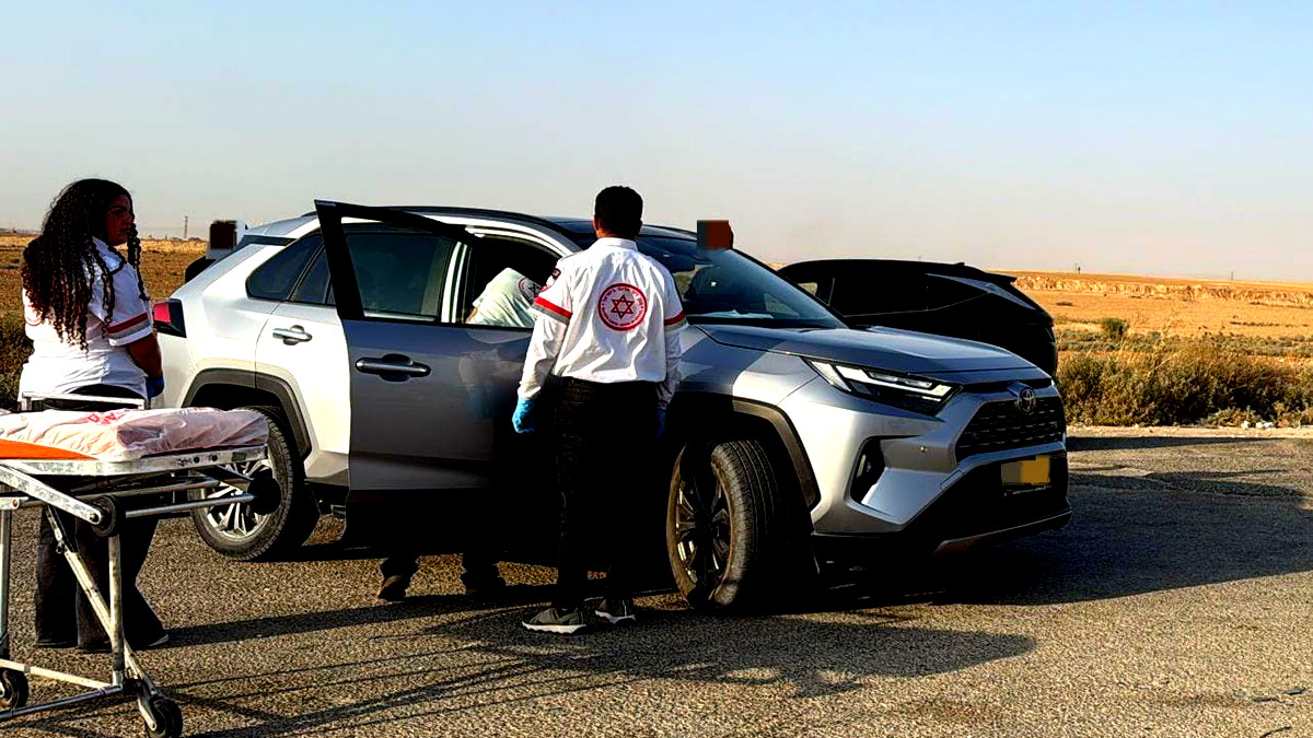 اصابة خطيرة لطفل 4 سنوات دهسته سيارة في شقيب السلام في النقب 