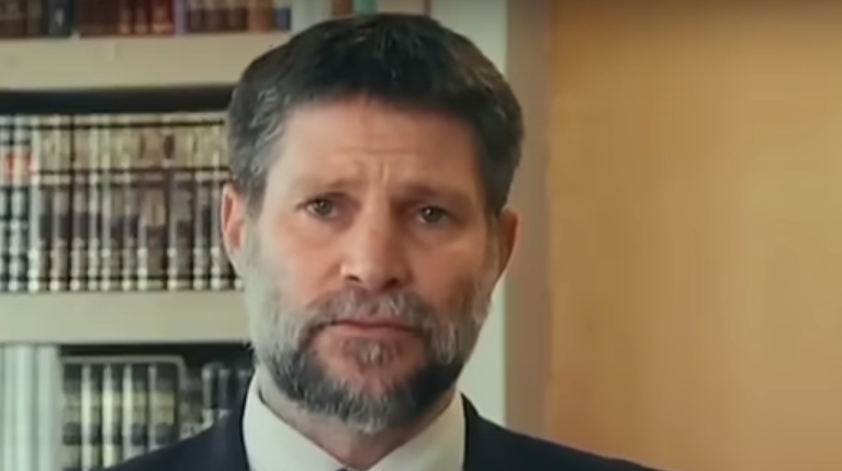 سموتريتش يشيد بدعم الإدار الأميركية ويدعو نتنياهو لبسط السيادة الكاملة على الضفة الغربية 