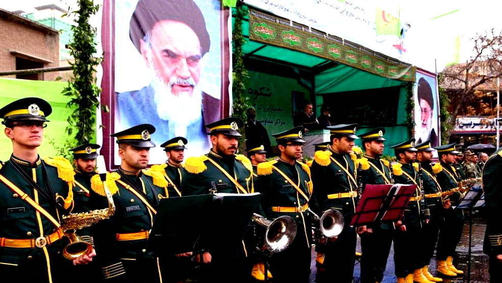 الجيش الإيراني يحذر إسرائيل: ستواجهون مفاجآت جديدة