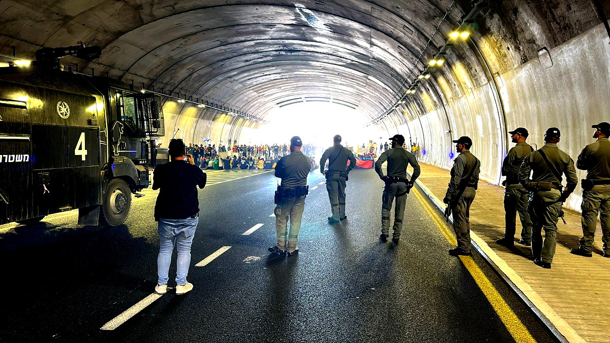 نتنياهو عن الاحتجاجات: "أولئك الذين يدعون إلى إنهاء الحرب لا يفعلون سوى تشديد موقف حماس".