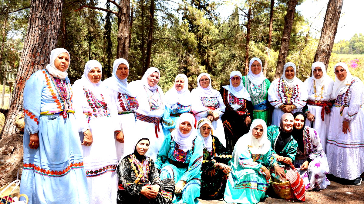 قسم الشبيبة المركز الجماهيري أم الفحم يحيي ذاكرة اللجون - لقاء مؤثر جمع الأجيال بين عبق الماضي ونبض الحاضر