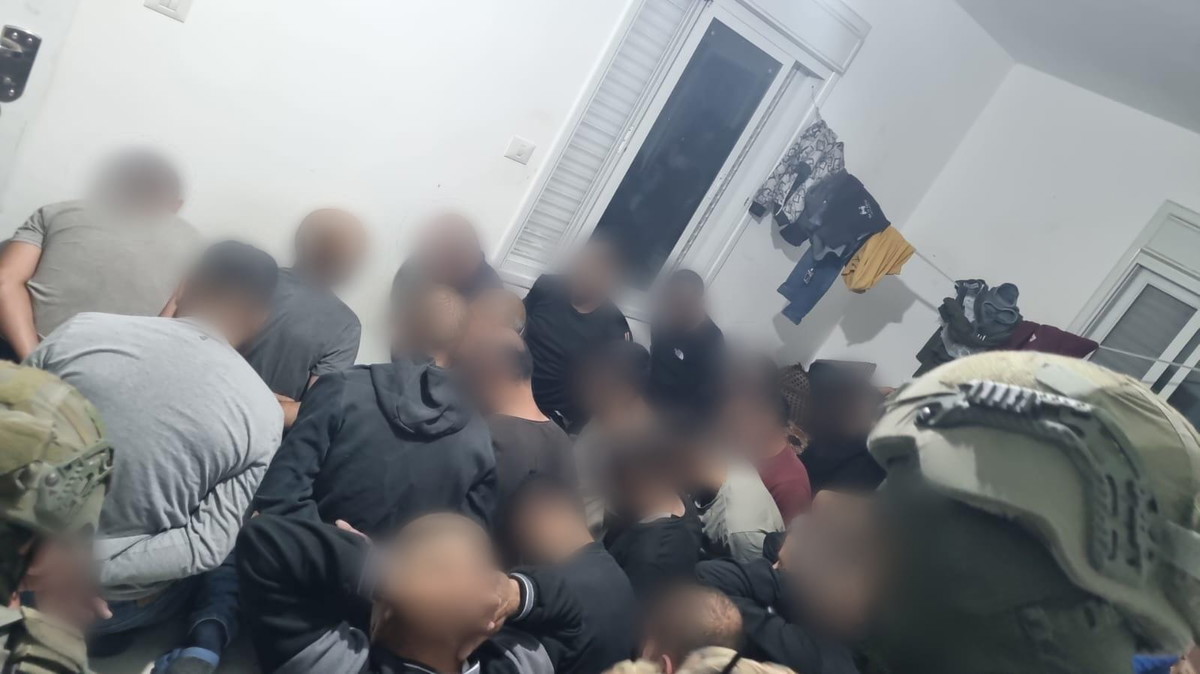 عقب نشاطٍ في المدينة- اعتقال أكثر من ثلاثين شخصًا من سكّان الضّفة الغربية بشبهة الإقامة في القدس بشكلٍ غير قانوني