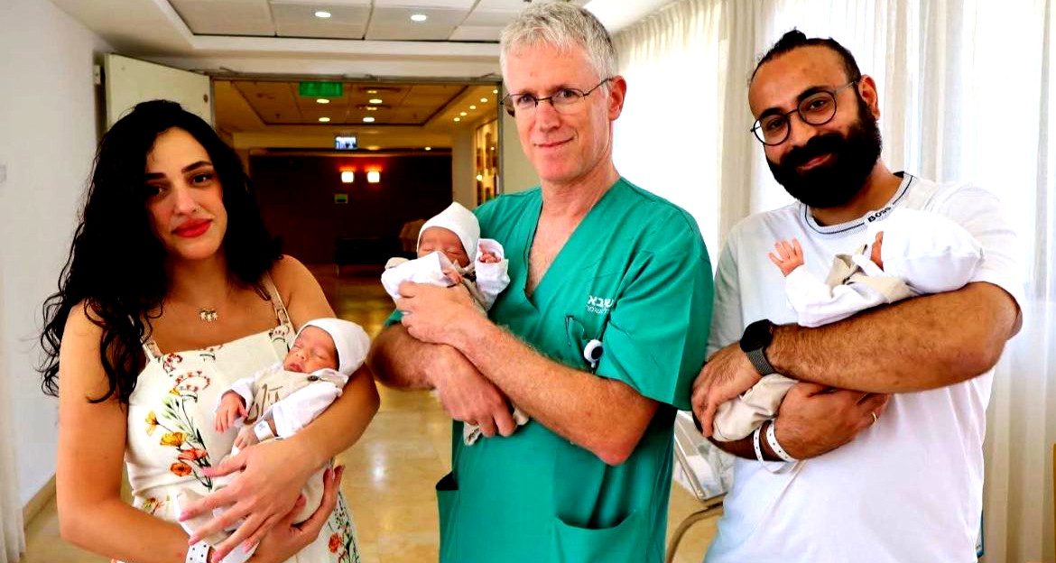 ولادة نادرة في مستشفى شيبا: ثلاثة أطفال وُلدوا من جنين واحد؛ الوالدان – طبيب وممرضة عربيان 