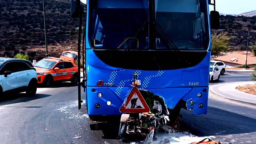 مصرع عامل دهسته حافلة في مستوطنة قدوم قضاء القدس