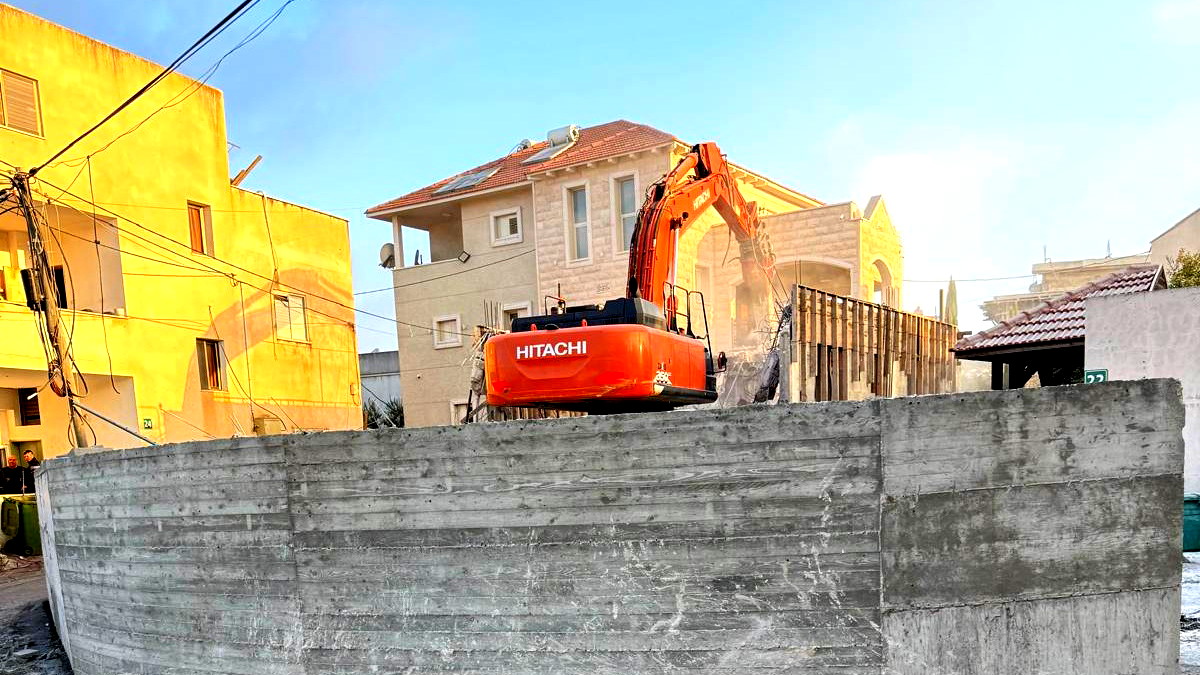 هدم منزل قيد الإنشاء في أم الفحم... البلدية: هدم البيت يندرج ضمن سياسة التضييق على المجتمع العربي 