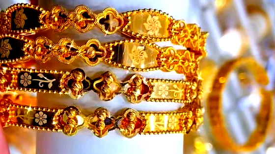 في ظل تقلبات السوق: الذهب يتراجع عالميًا ومحليًا.. الأونصة تصل 11,337 شيكل