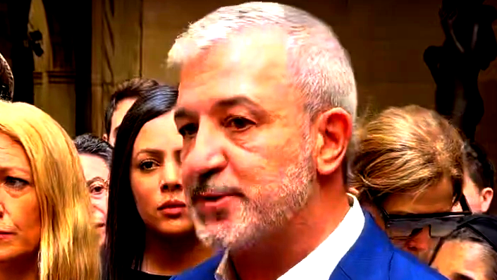 بعد قرار بلدية برشلونة قطع العلاقات.. إسرائيل تمنع عمدة المدينة من الدخول إلى أراضيها