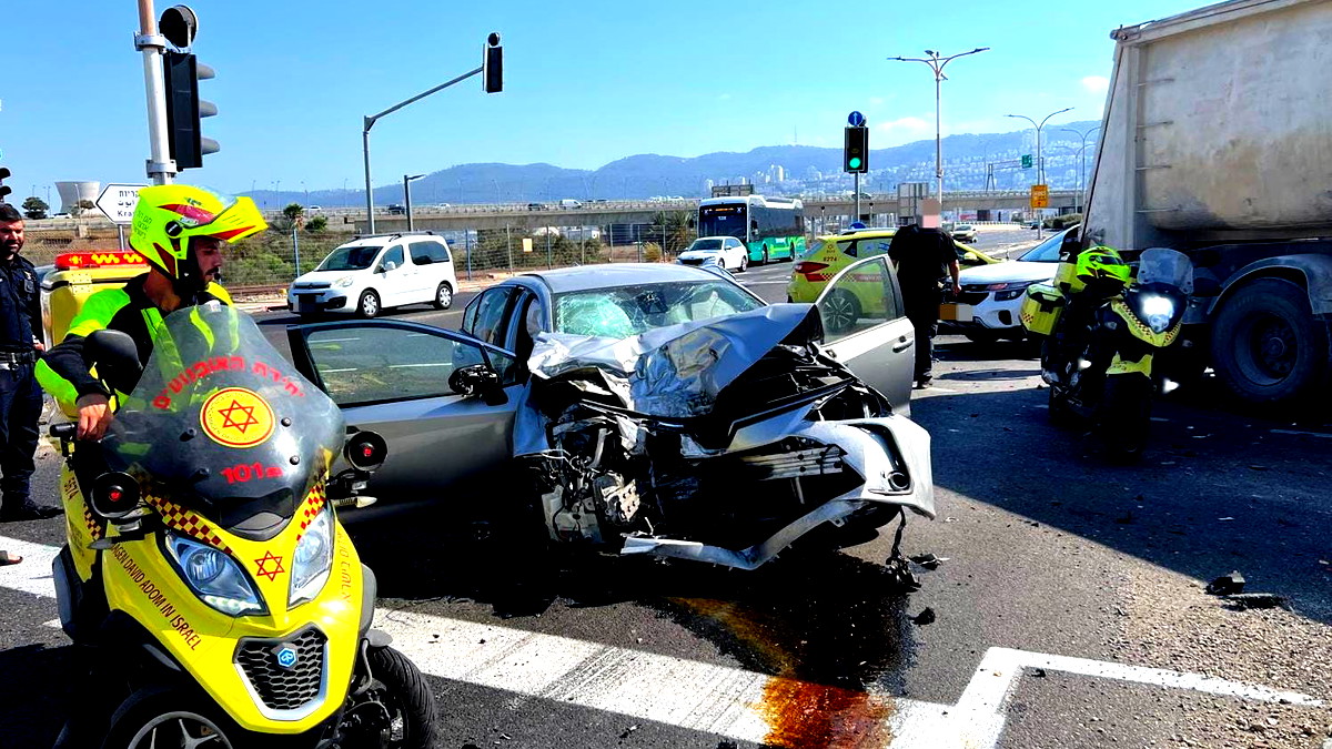 حيفا: إصابة 4 أشخاص بجراح متفاوتة جراء حادث طرق- بينهم حالة خطيرة