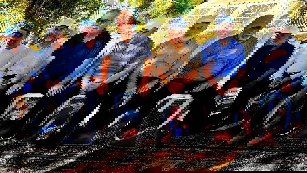  أعمال تنظيف وصيانة مقبرة الشيخ عز الدين القسام في بلدة الشيخ بمدينة حيفا