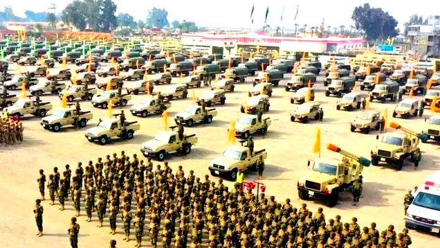 تقرير: مصر تخشى احتلال غزة وتعزز قواتها على الحدود