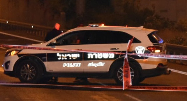 مصادر اسرائيلية: اعتقال شاب من الضفة في تل ابيب بشبهة التخطيط لتنفيذ عملية
