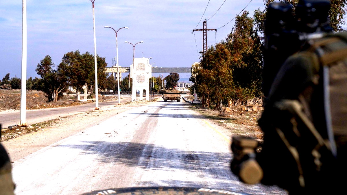 وسائل إعلام سورية: ارتقاء شاب من جرّاء قصفٍ إسرائيليّ استهدف منزلًا في ريف القنيطرة الشّماليّ