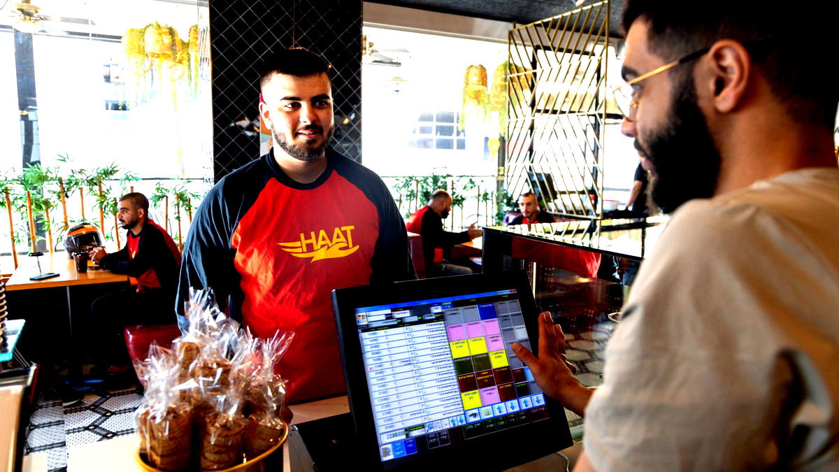 شركة هات تُكرّم مرسليها في حرّ الصيف (ممول)