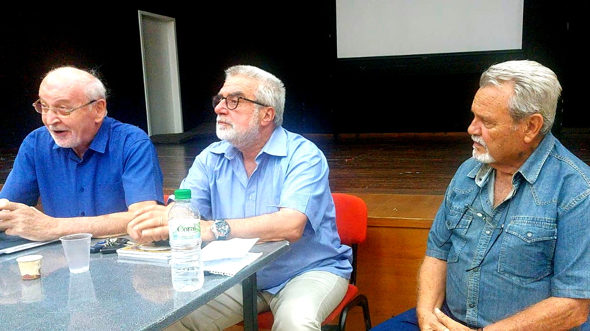 في قاعة "العودة" وبالتّعاون مع المجلس المحلّيّ في "عيلبون": عصام مخّول وجواد بولس ضيفا "مؤسّسة محمود درويش" في ندوة سياسيّة