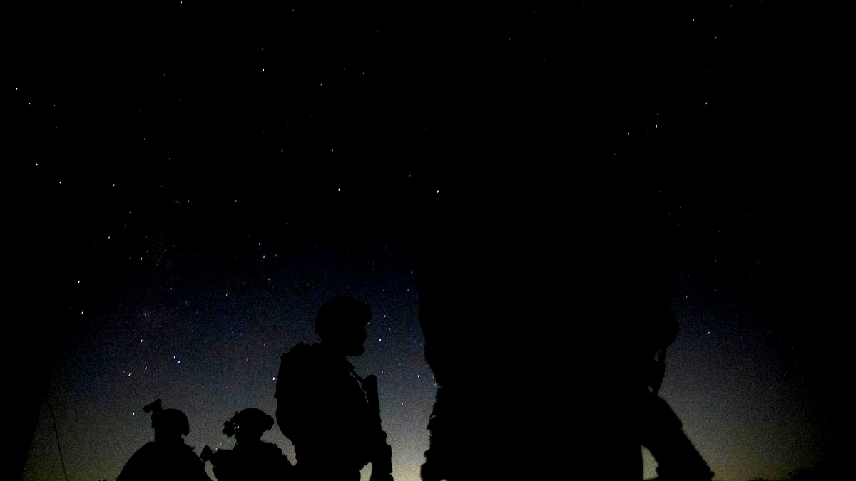 الجيش الإسرائيلي: اعتقال عدد من السوريين والعثور على وسائل قتالية في جنوب سوريا