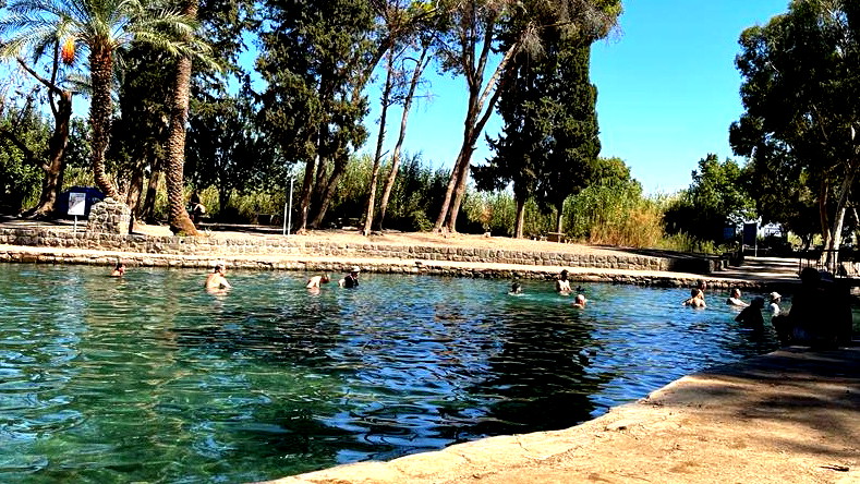 حالة الطقس: أجواء صيفية نهارًا ومعتدلة ليلًا