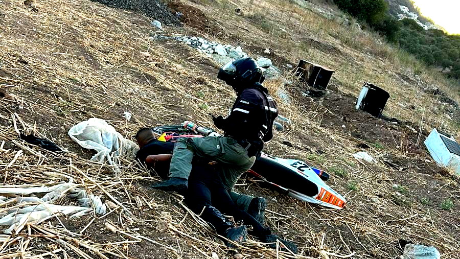 مطاردة دراجة نارية قرب دبورية تنتهي بالقبض على السائق (18 عامًا) من الشبلي