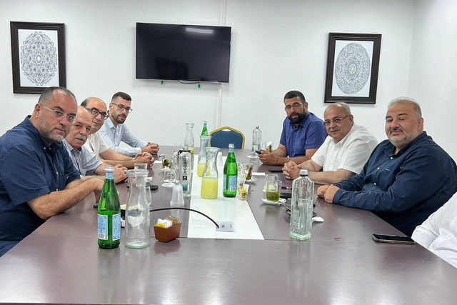 عشية اجتماع مركبات القائمة المشتركة المقر غدا الأحد: الجبهة والعربية للتغيير تعدان مقترحا لخارطة الطريق نحو القائمة المشتركة