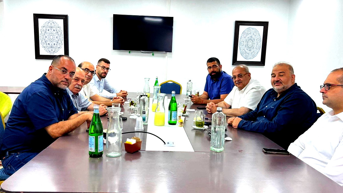 عشية اجتماع مركبات القائمة المشتركة المقر غدا الأحد: الجبهة والعربية للتغيير تعدان مقترحا لخارطة الطريق نحو القائمة المشتركة