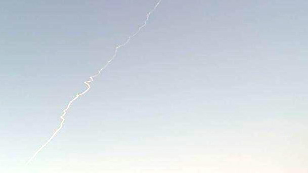 الجيش الإسرائيلي: اعتراض صاروخ من اليمن وسط دوي صفارات الإنذار