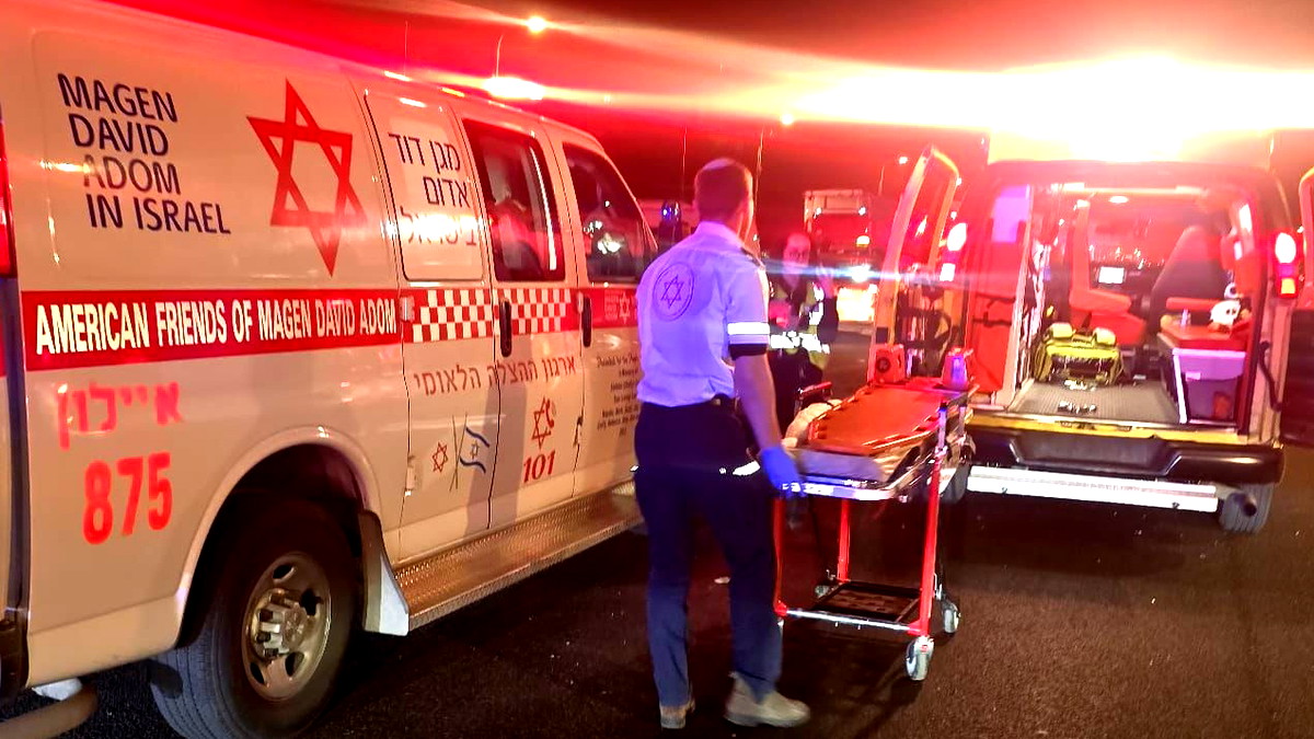 يركا: إصابة شاب بجروح خطيرة في حادث طرق بين دراجة نارية وسيارة