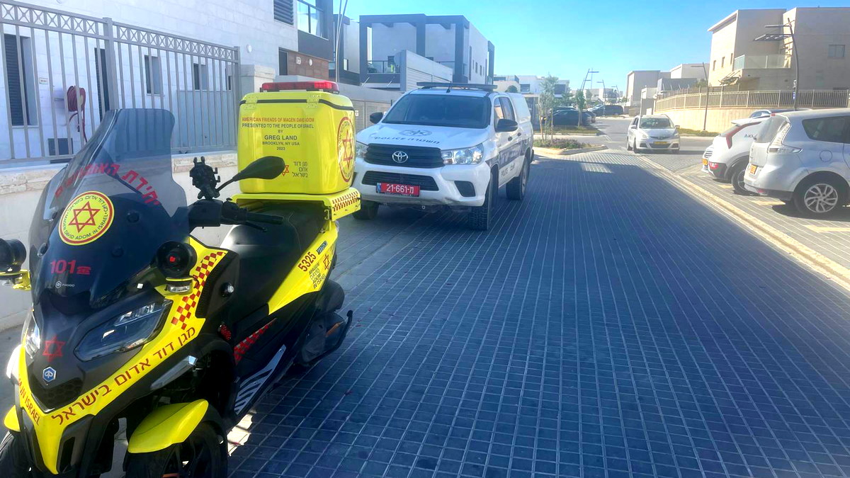 ديمونا: العثور على طفلة (عامان) فاقدة للوعي داخل سيارة مغلقة- حالتها حرجة