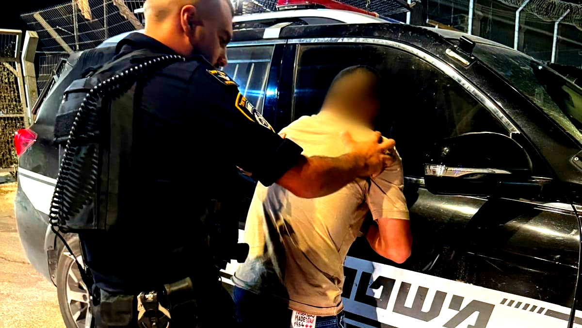 فرا الى أريحا - اعتقال  شابين بشبهة الضلوع بجريمة قتل في رهط  وقعت العام الماضي 