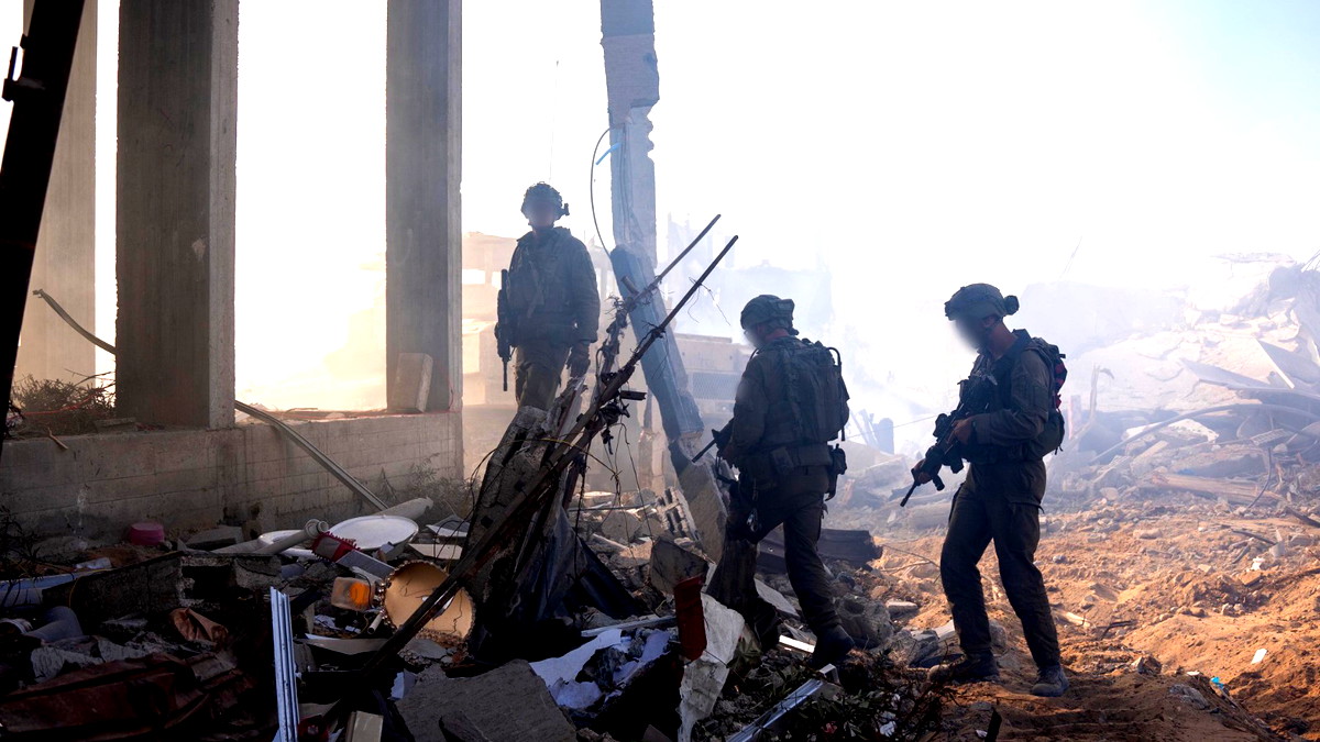 إسرائيل تفتح طريقا جديدا لمغادرة مدينة غزة مع توغل الدبابات