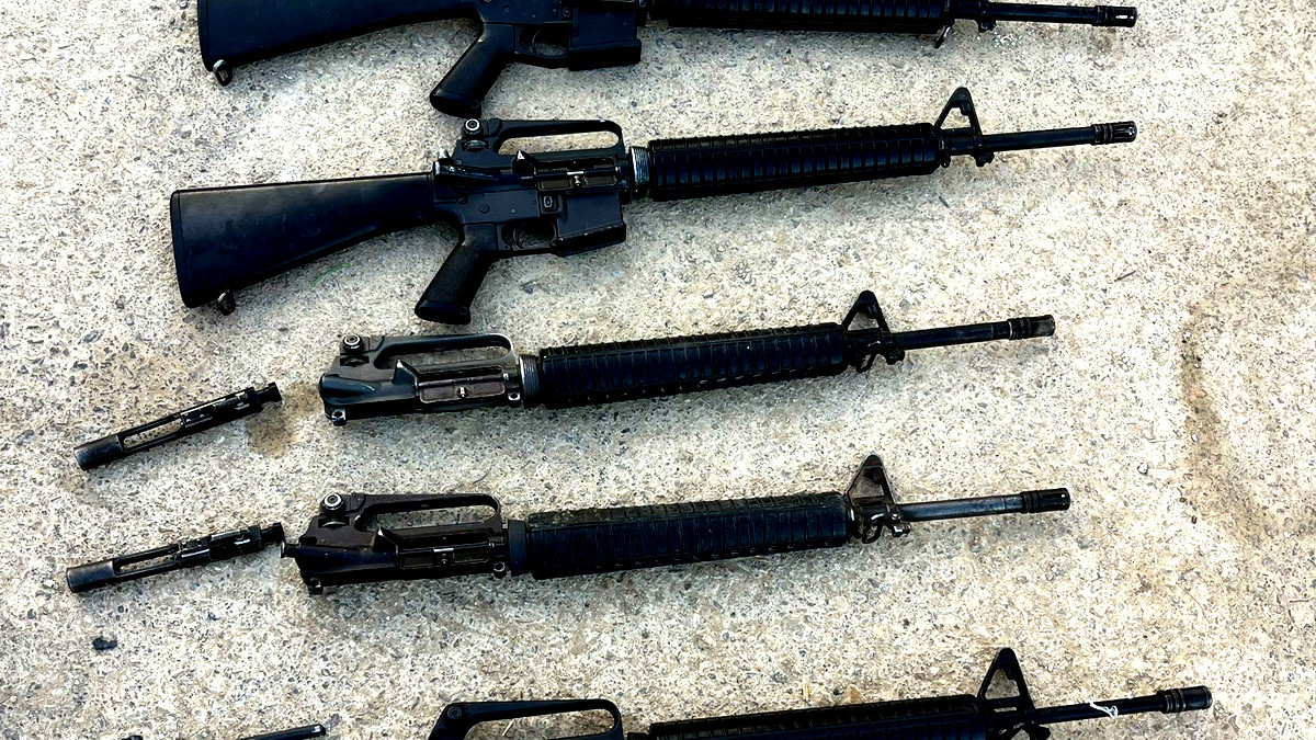 ضبط حقيبة تحوي أسلحة قرب جسر اللنبي بعد تفتيش أمني مشترك