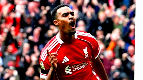 قطار ليفربول يجتاز إيفرتون ويواصل الانطلاقة المثالية بالعلامة الكاملة