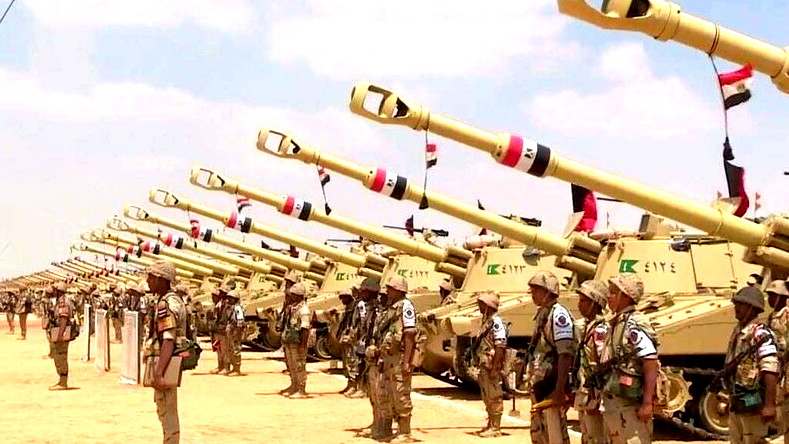مصر ترد ببيان على تقارير زيادة تواجد جيشها في سيناء والتوتر مع اسرائيل