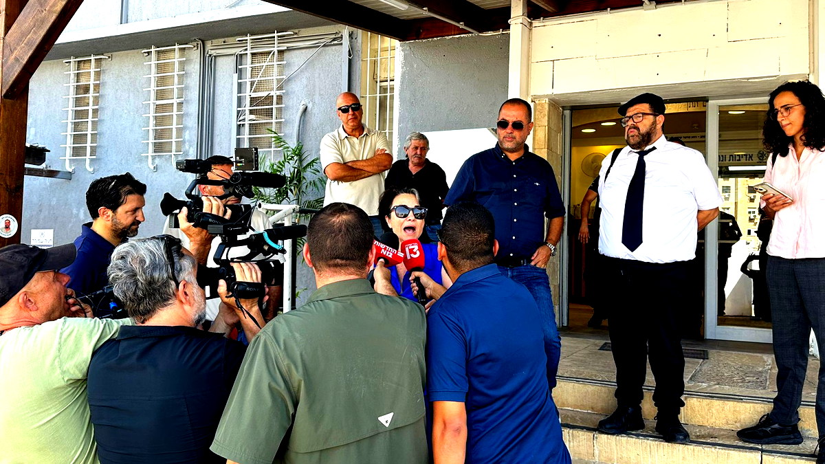 اطلاق سراح النائبة السابقة حنين زعبي دون شروط بعد التحقيق بشبهة التحريض