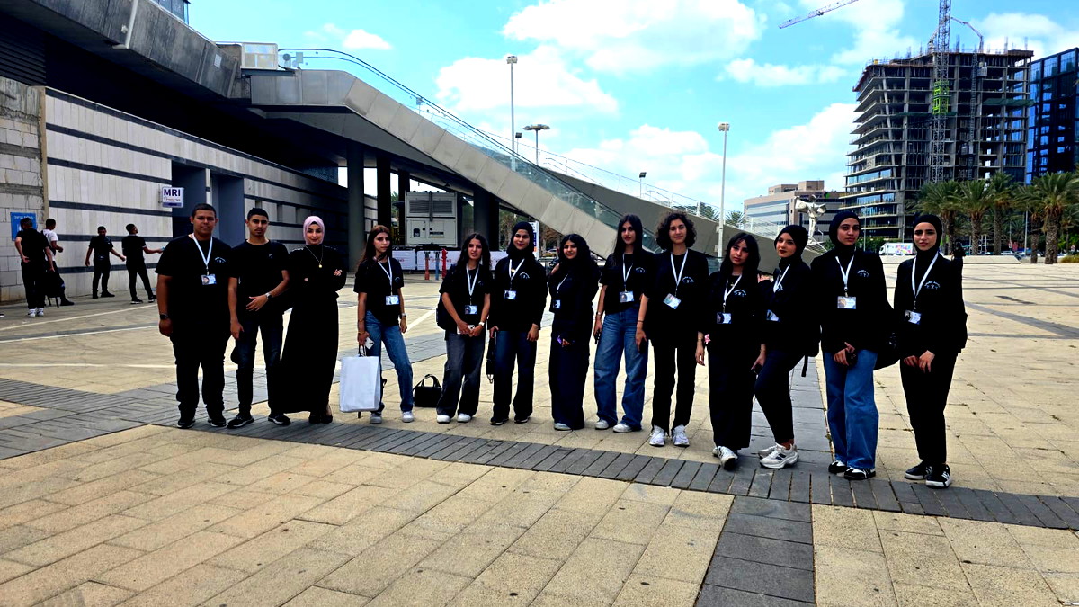 المركز الجماهيري أم الفحم: القادة الشباب يشاركون في مؤتمر قطري وتكريم الطالبة رماح محاميد 