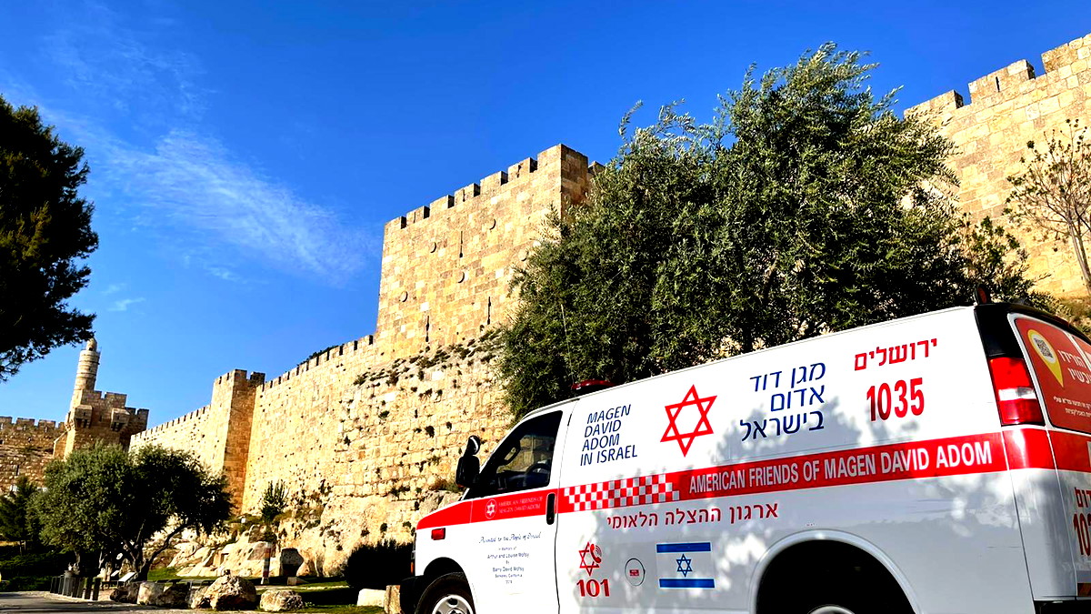 القدس: إصابة متوسّطة لشاب (17 عامًا) إثر حادث طرق وقع بين مركبة ودراجة نارية في بلدة أبو غوش