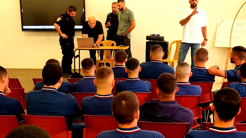 في خطوة مهّمة لتعزيز ثقافة الوعي- كفرقرع: تنظيم محاضرات توعوية لطلّبة مدارس المدينة