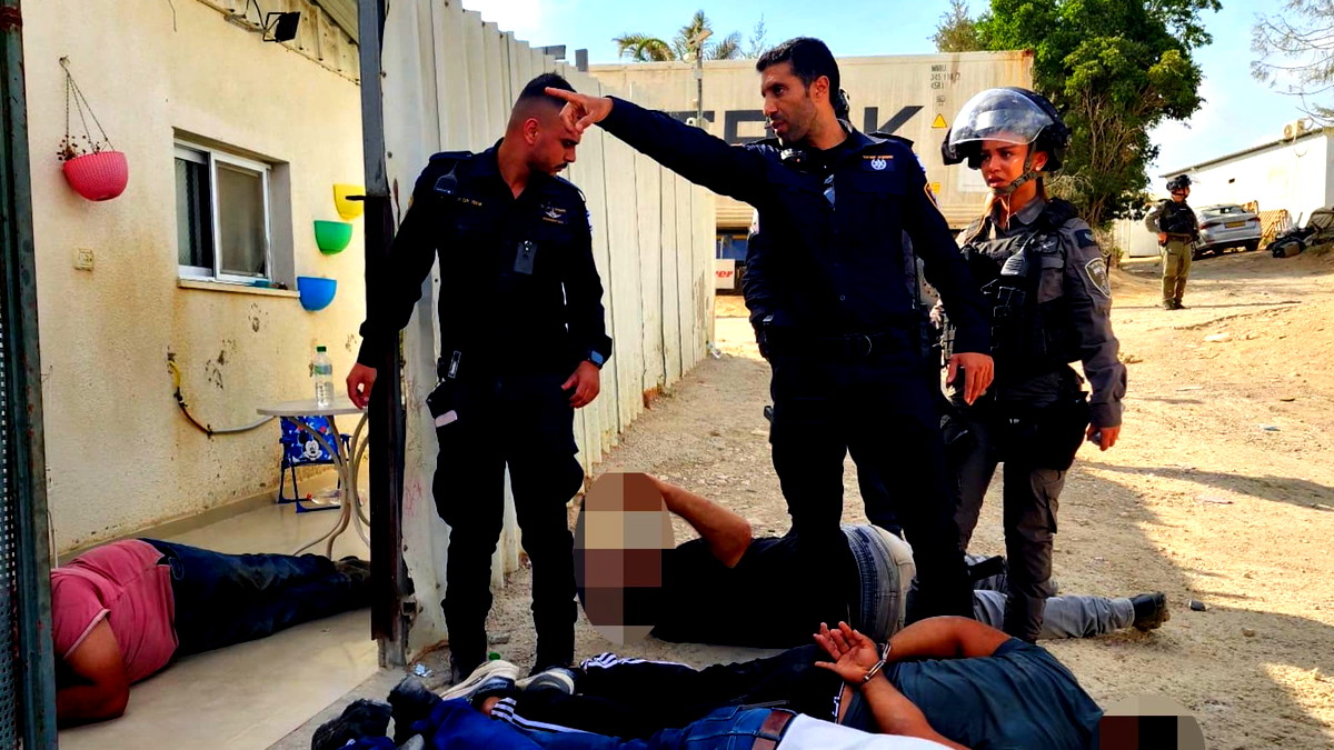 اعتقال 28 مشتبهًا في رهط بعد إصابة طفلة بجروح خطيرة إثر شجار عائلي