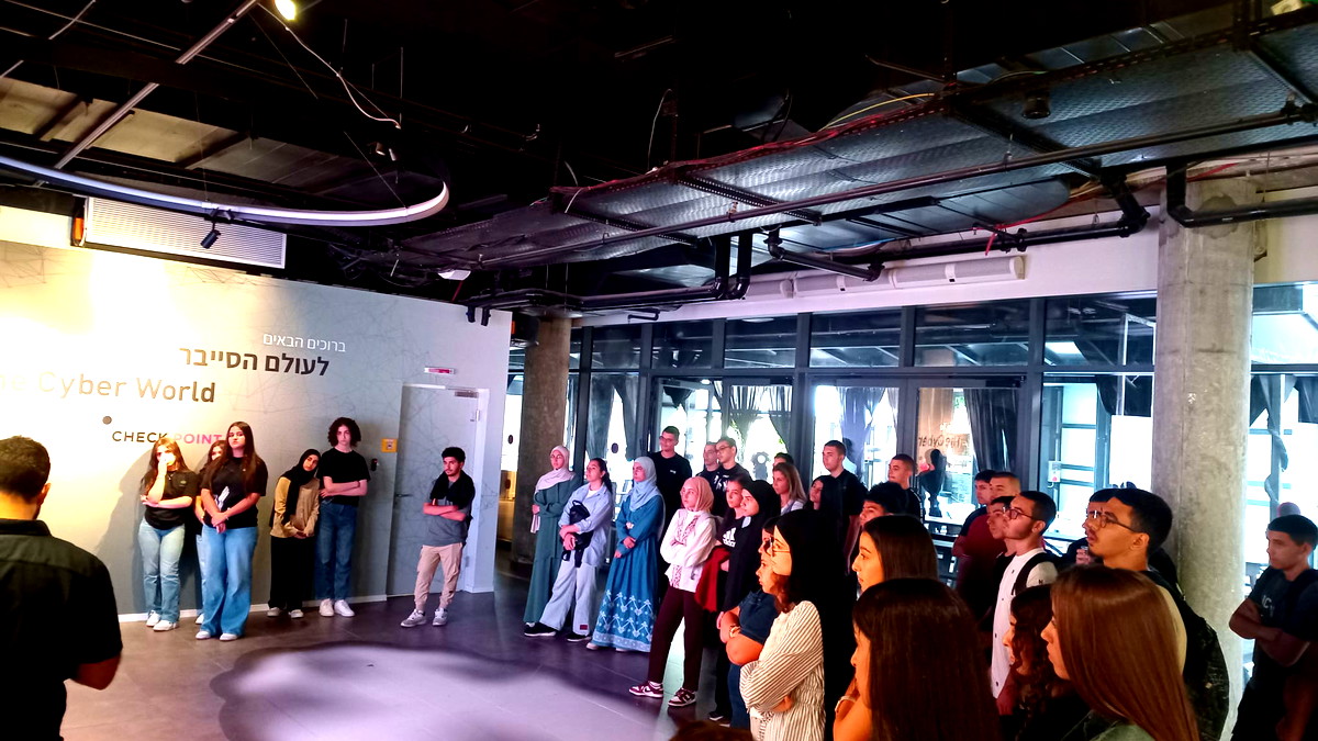 طلّاب الحكمة الشاملة - كابول في جولة تعليميّة إلى شركة Check Point – عوالم السايبر عن قرب.