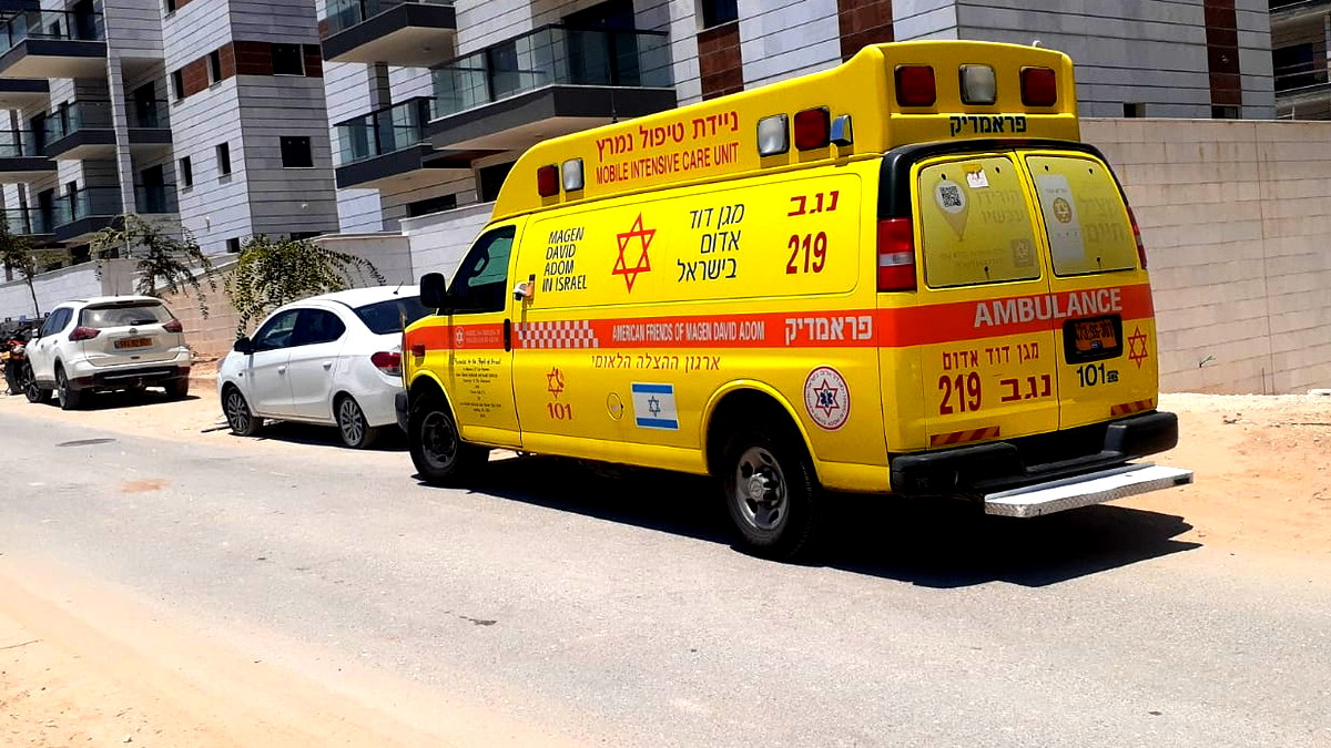 إصابة شاب بجراح متوسطة جراء تعرضه لحادثة عنف في عرعرة النقب