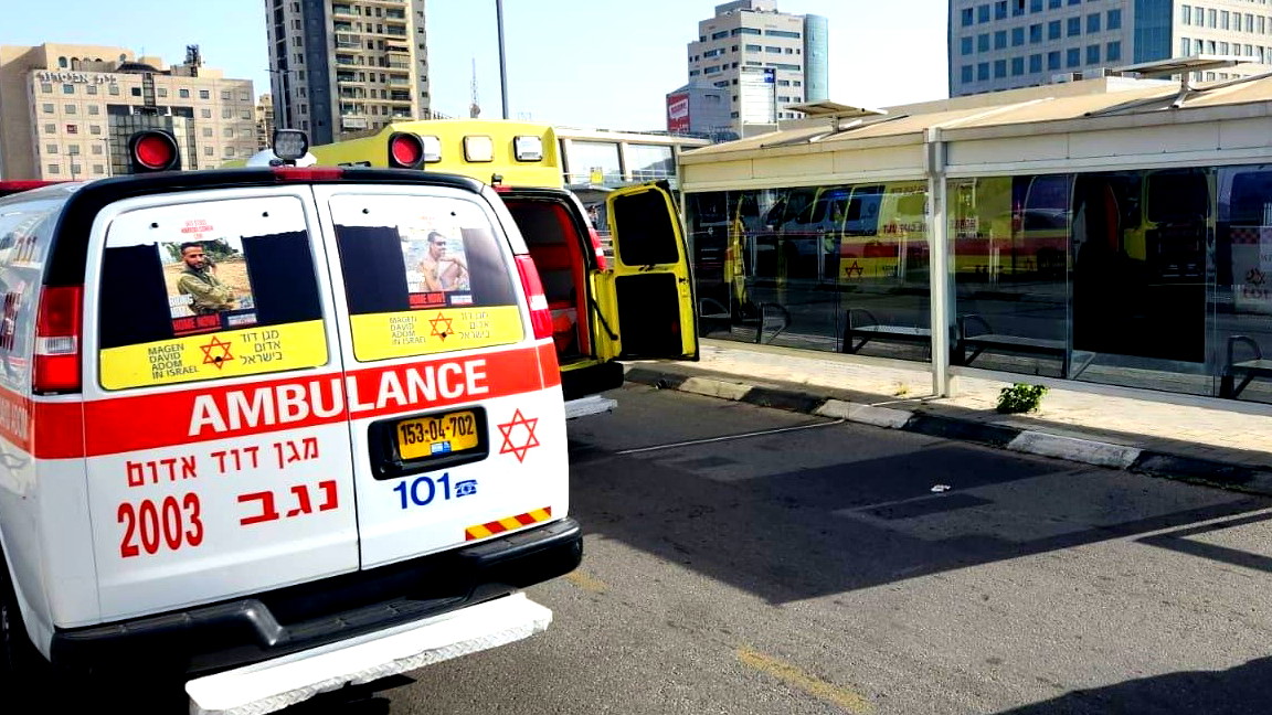 منطقة النقب: مصابان بجراح متوسطة إثر حادث سير بين مركبتين على شارع 40