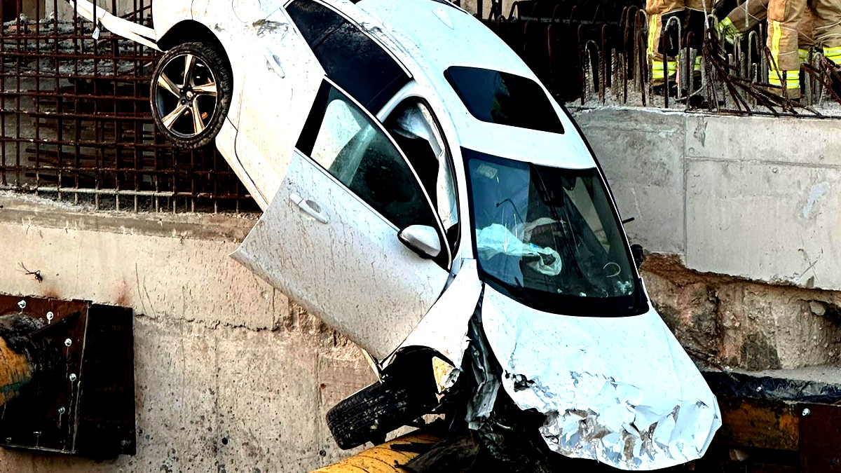 إنحراف سيارة وسقوطها على جسر قد الإنشاء على شارع 79 قرب شفاعمرو - إصابتان متوسطتان