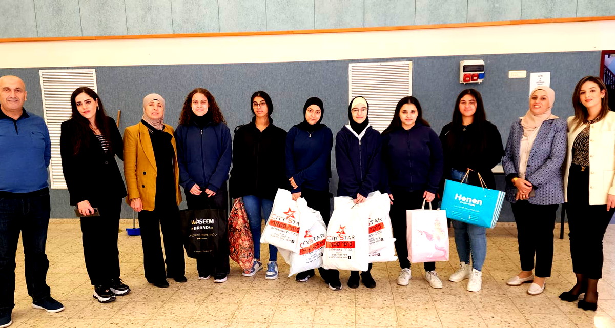 للعام الثّاني على التّوالي- جمعية الروح الطيبة تقود مبادرة جمع آلاف المعاطف الشتوية للعائلات المحتاجة بمشاركة مؤسسات ومتطوعين 