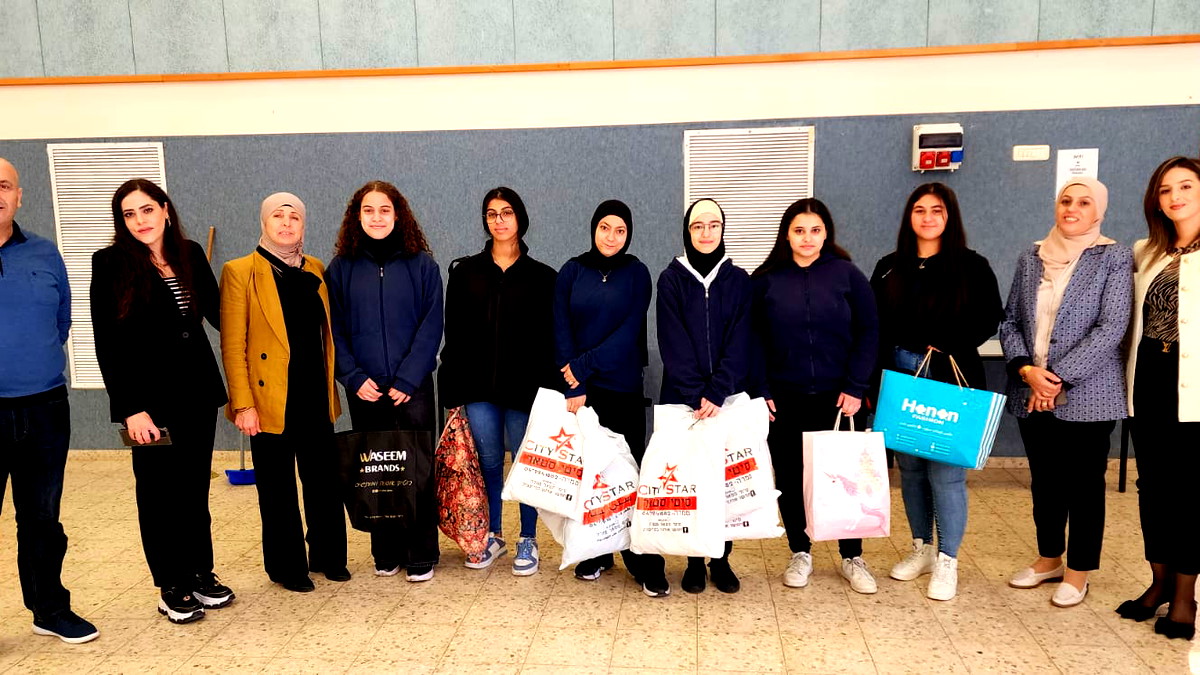 للعام الثّاني على التّوالي- جمعية الروح الطيبة تقود مبادرة جمع آلاف المعاطف الشتوية للعائلات المحتاجة بمشاركة مؤسسات ومتطوعين