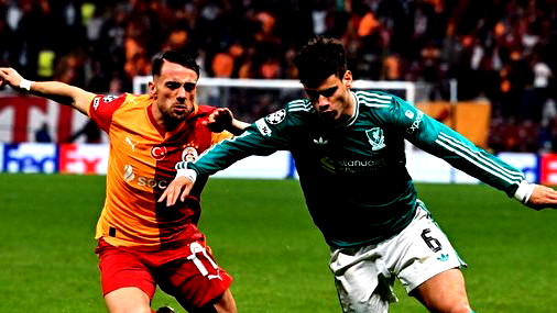 ليفربول يدفع ثمن جلوس صلاح كبديل ليخسر أمام غلطة سراي