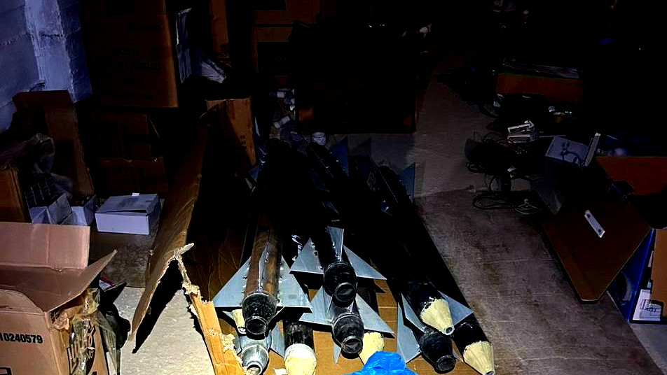 الجيش الإسرائيلي: العثور على قذائف صاروخية ووسائل قتالية في منطقة رام الله