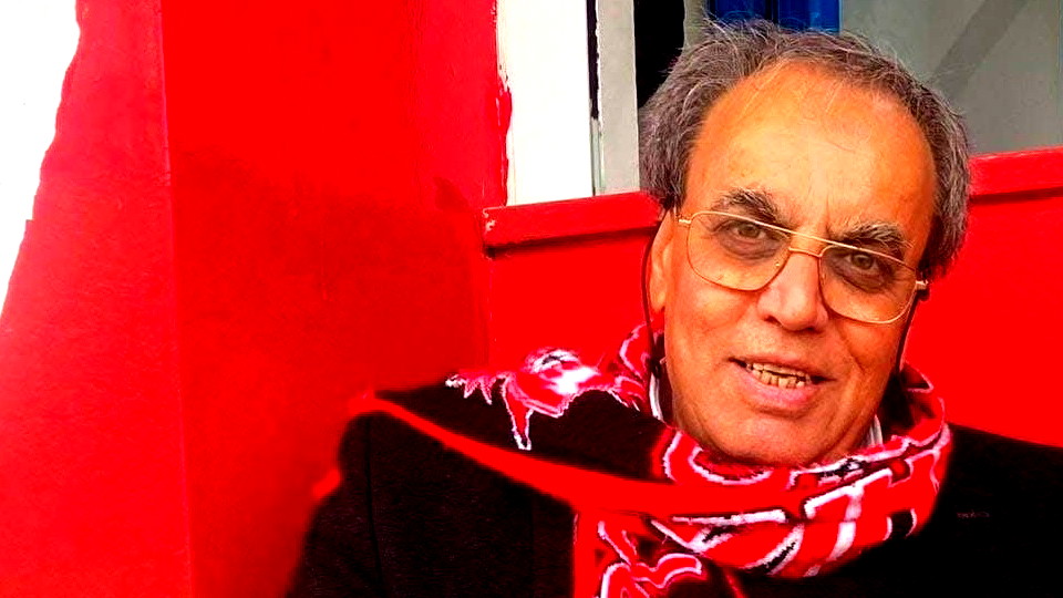 حكمة مدرب كرة القدم بين النظرية والميدان