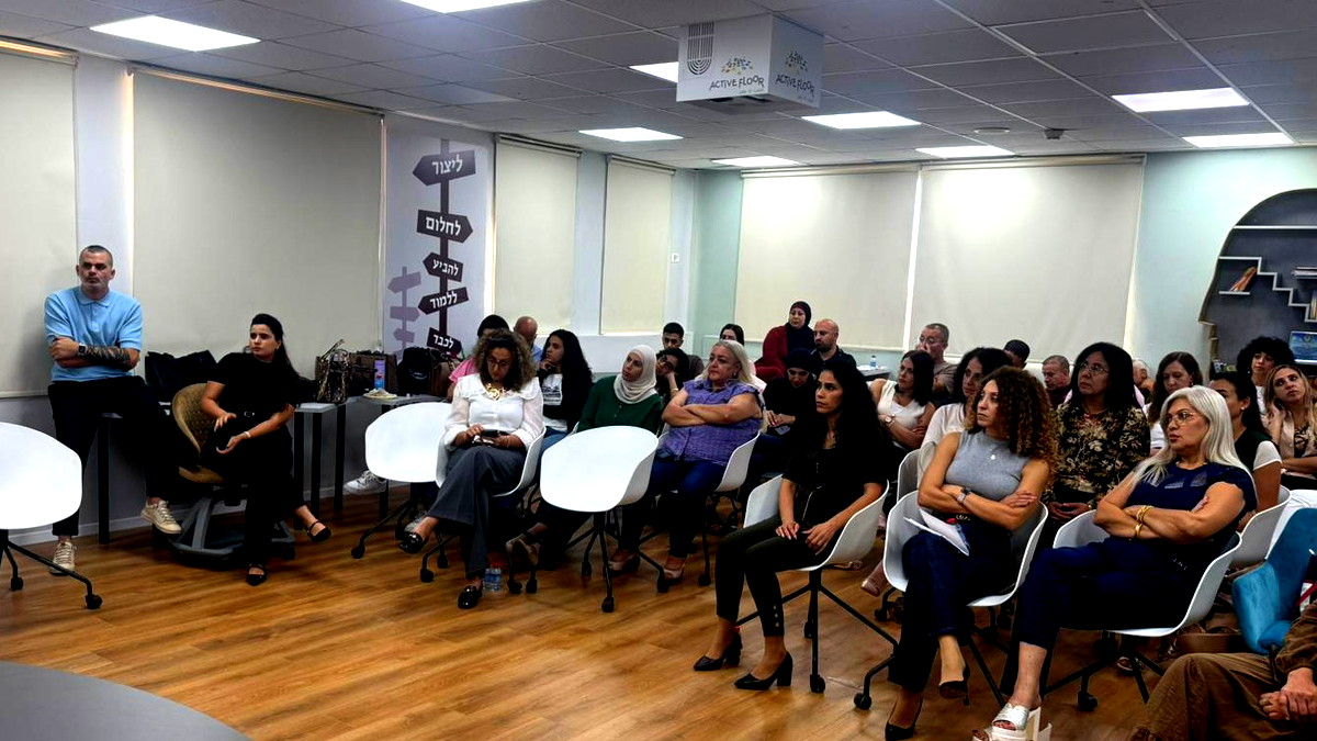 محاضرة تعريفية لمركز “ريان” في مدرستنا: دعم مهني وفرص جديدة لطلابنا